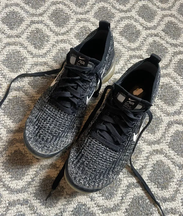 Nike Vapormax Shoes - Image 2