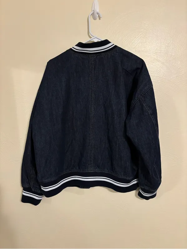 Old Navy Denim Varsity Bomber Jacket L Dark Wash Snap Front Striped - Image 8