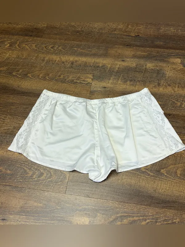 NEW Lauren Ralph Lauren Women’s Large Ivory Flower-Lace Trim Satin Pajama Shorts - Image 10