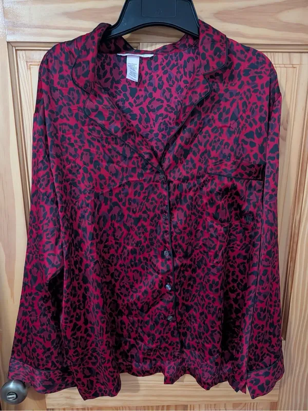 Victoria’s Secret Red Leopard Satin Pajama Top XL Short - Image 3