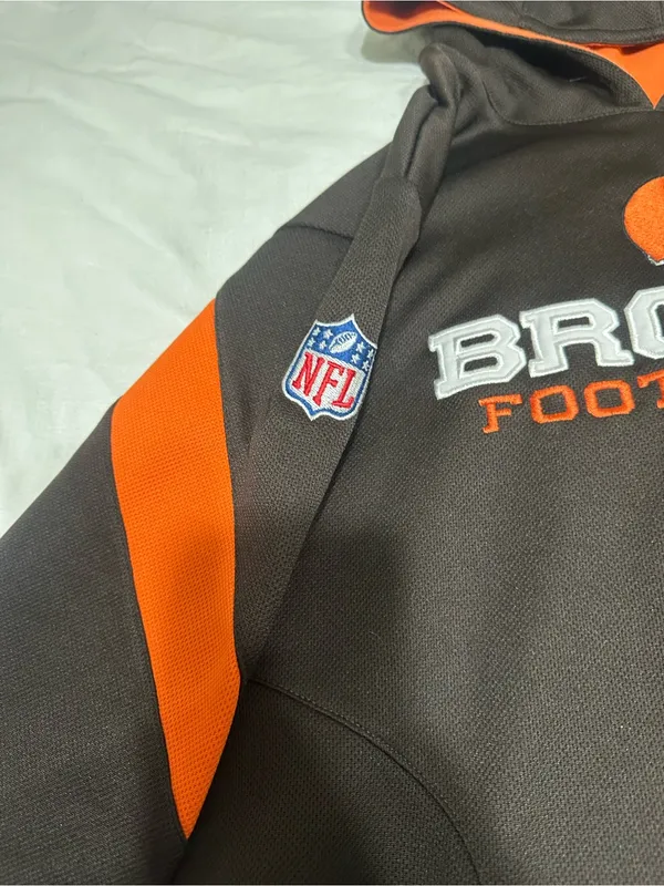 Reebok Browns hoodie - Image 4
