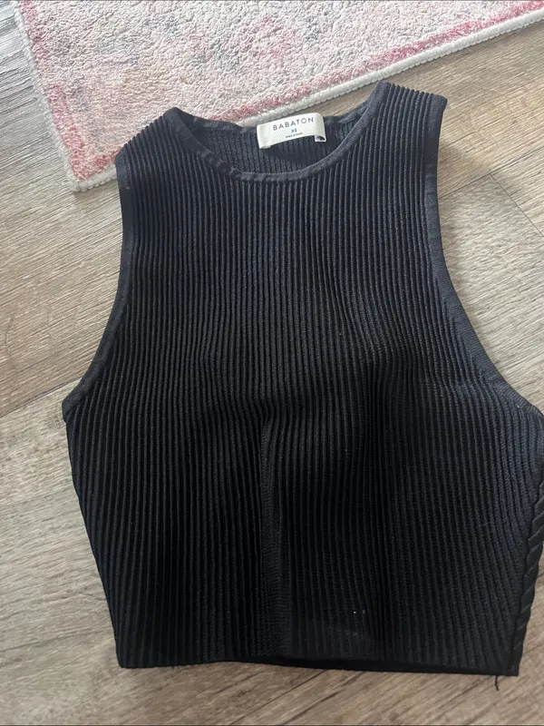 Babaton Black Ribbed High-Neck Crop Tank - Image 3