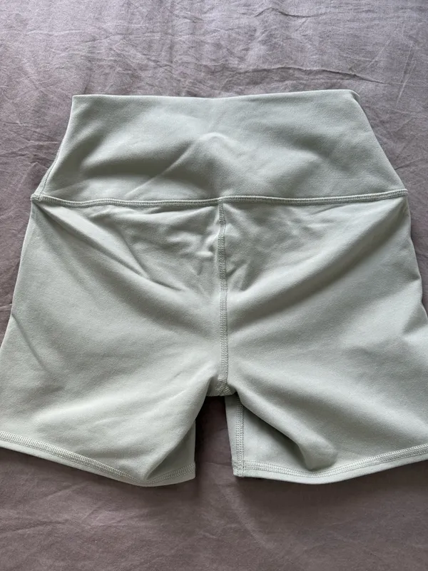 Alo Yoga Biker Shorts - Image 3