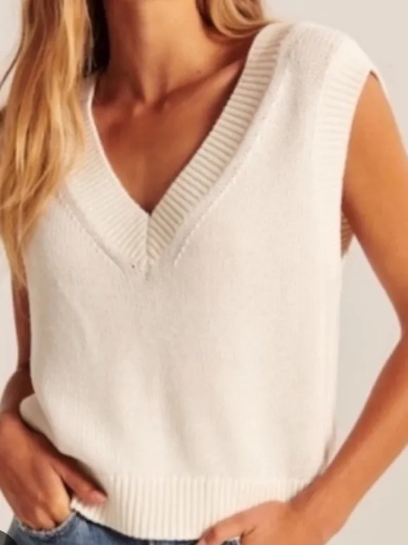 Abercrombie & Fitch White Soft Knit Sweater Vest - Image 6