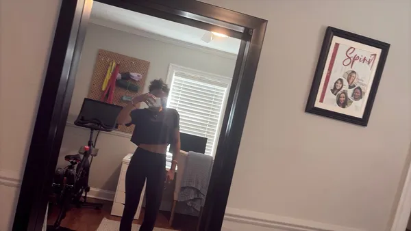 Black Cropped Old Navy Tee - Image 6