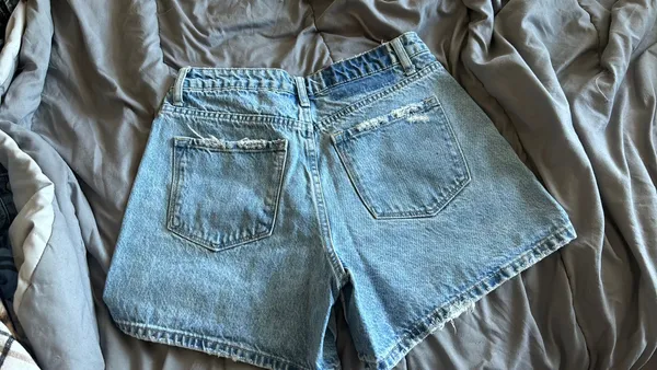 Vervet Jean Shorts Flying Monkey - Image 2