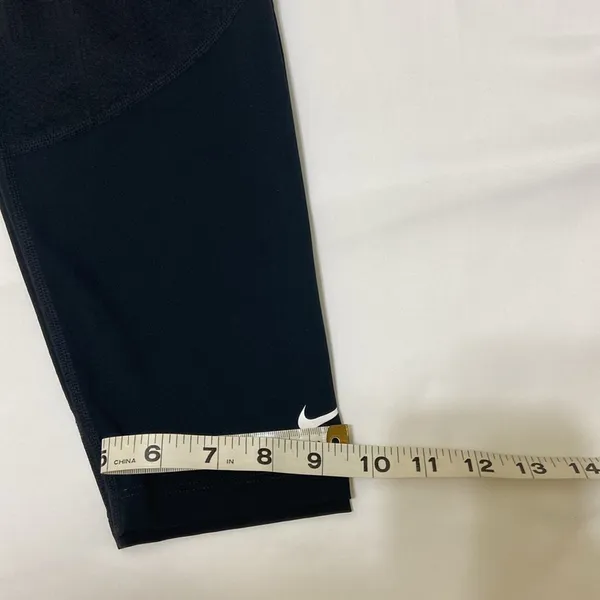 Nike Pro Dri-Fit Women’S Black Leggings. Medium. - Image 12