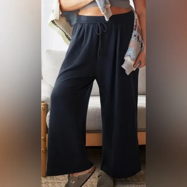 Anthropologie daily practice navy blue cropped soft pants - Image 2