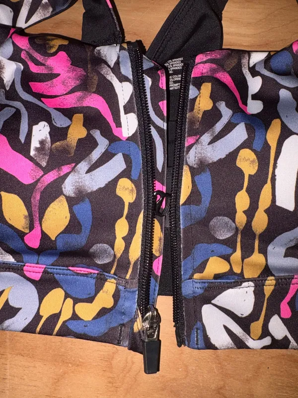 Tek Gear front-zipper, graffiti print sports bra - Image 3