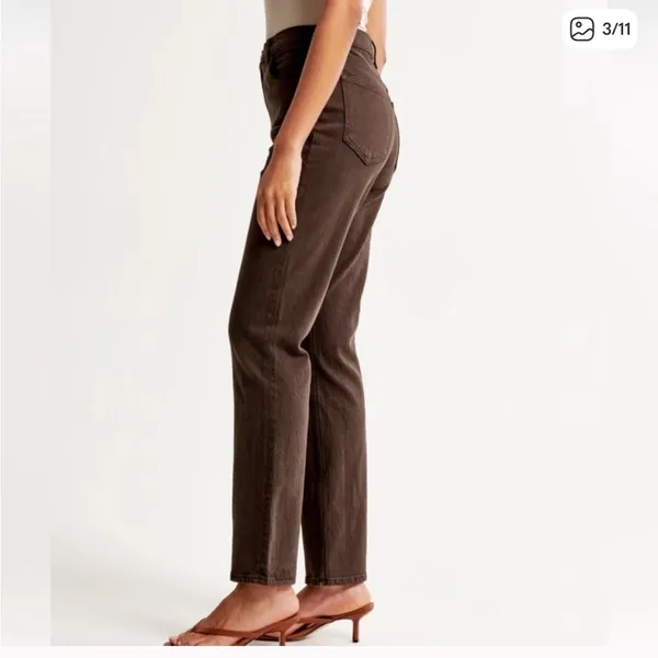 A&F Ultra High Rise 90s Straight Jean in Brown - 26S Curve Love - Image 3