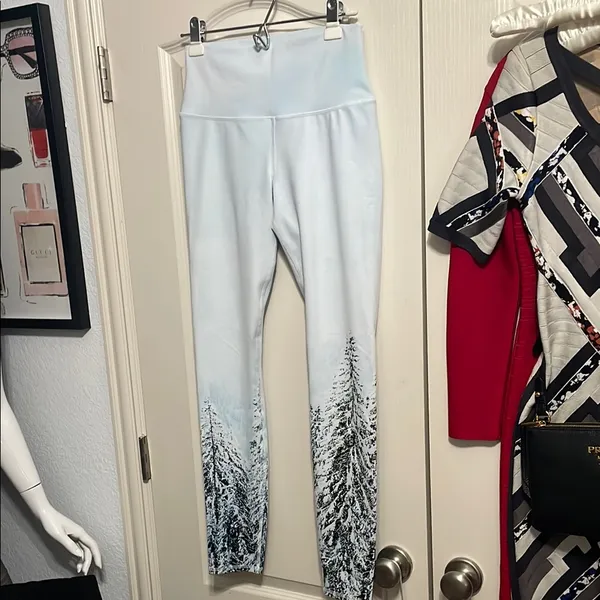 ALO Yoga High Waist Winter Tree Airbrush Leggings Athleisure Cozycore Cabincore - Image 2