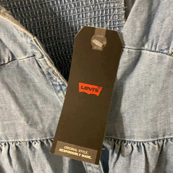 New NWT Levi’s Light Blue Denim Button-Up Dress Size Medium - Image 5