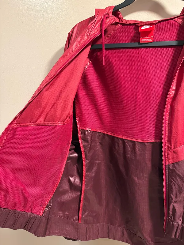 Nike Sportswear Windrunner hooded Jacket Women's size Medium - Image 5