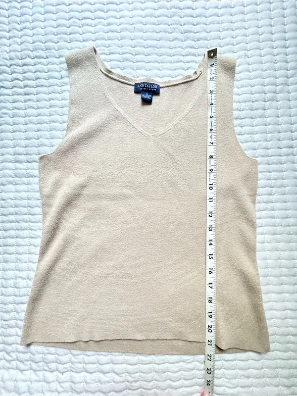 Ann Taylor Beige Sleeveless Knit Top Size Medium - Image 4
