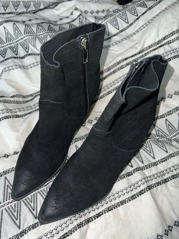 Steve Madden Black Heeled Boots - Image 3