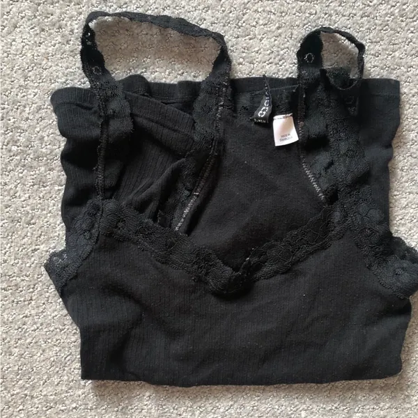 Divided Black Camisole with Lace Straps
U - Image 5