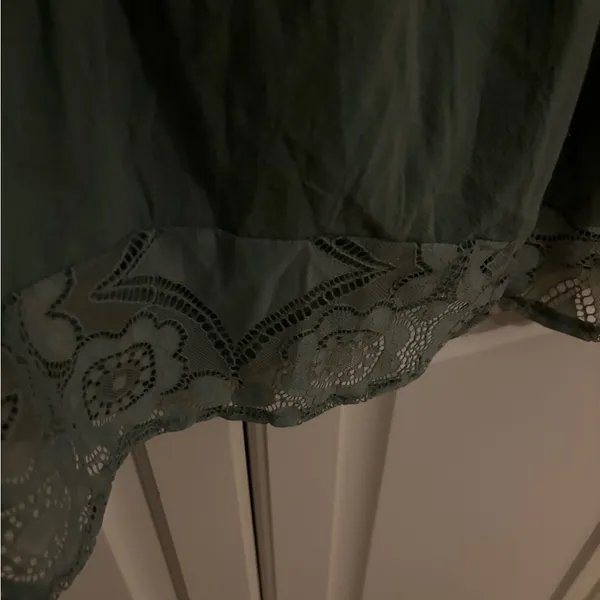 Just fashion now gorgeous leaf green boho‎ top. Size medium - Image 4