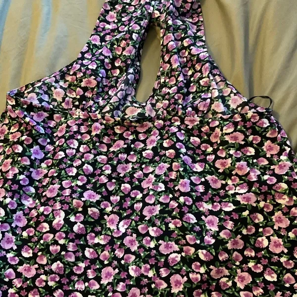 ZARA Floral Print Twist Halter Top Black Pink Cutout Back size small - Image 9