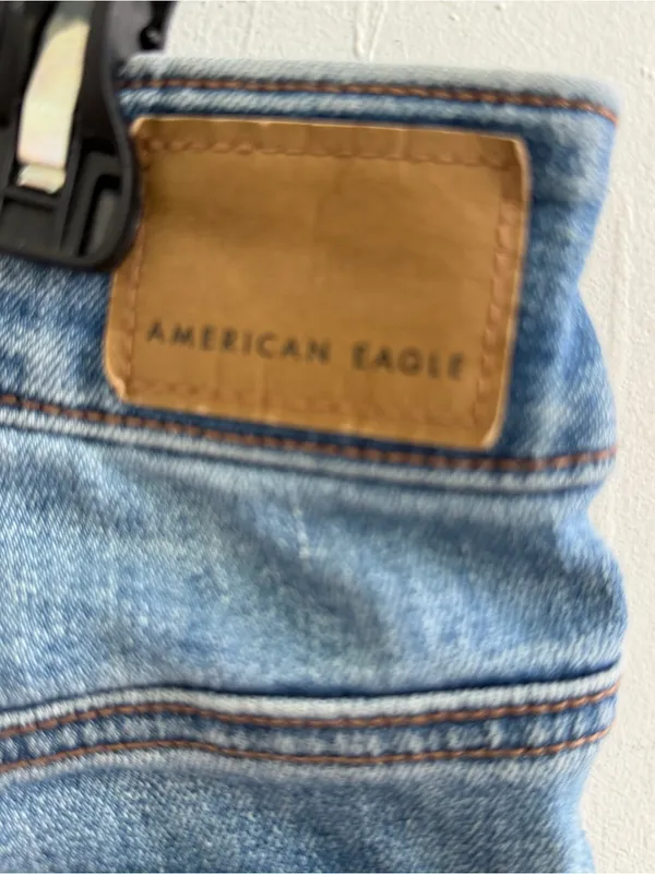 American Eagle Hi-Rise Artist Flare Jeans SIZE 2 Short Medium Wash Super Stretch - Image 8