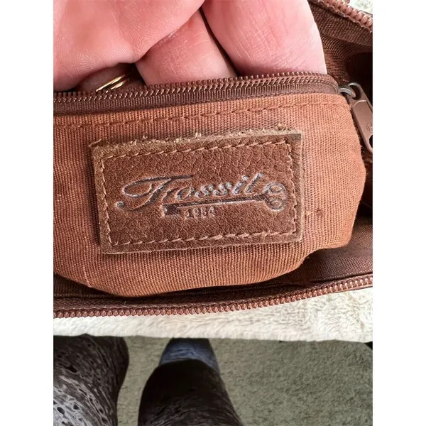 Fossil Vintage Brown Leather Crossbody Bag Heart Accent Women's - Image 6