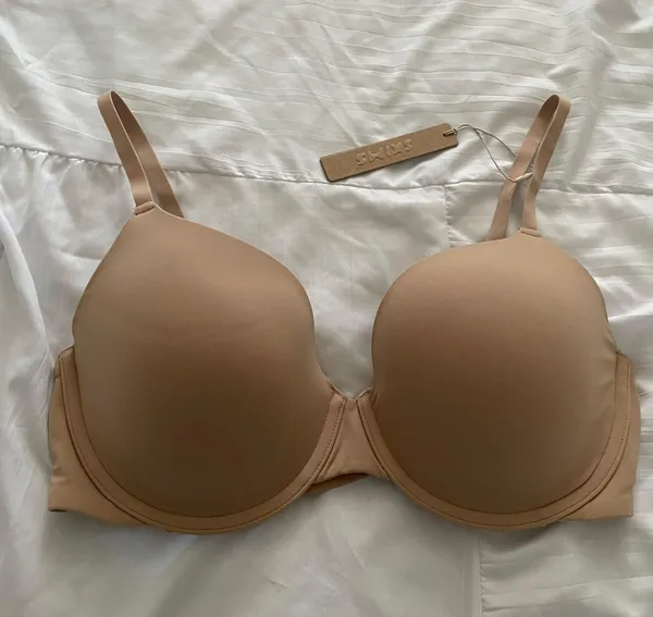 SKIMS fits everybody tshirt demi bra - Image 3