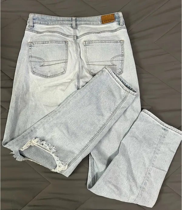 American Eagle Mom Straight Jeans - Image 3