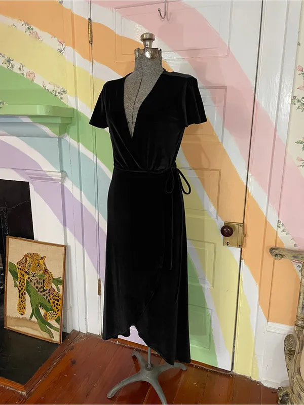 BHLDN Thrive Black Velvet Wrap Flutter Sleeve Midi Dress Sz S 🧡🎀 - Image 5