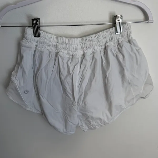 Lululemon Hotty Hot Short II 2.5" size 6 - Image 3