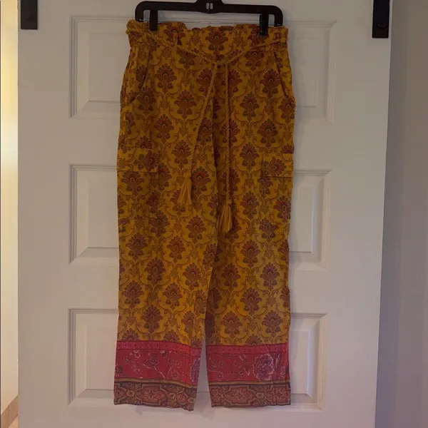 Sundance Vibrant Reef Cargo Capri Pants - Image 2