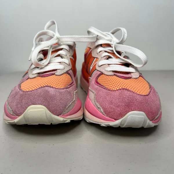 New Balance 57/40 Suede Valentines Day Sneakers Size 6.5 - Image 5