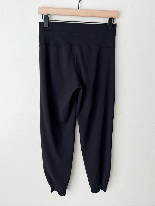 Vuori daily jogger pants black medium - Image 4