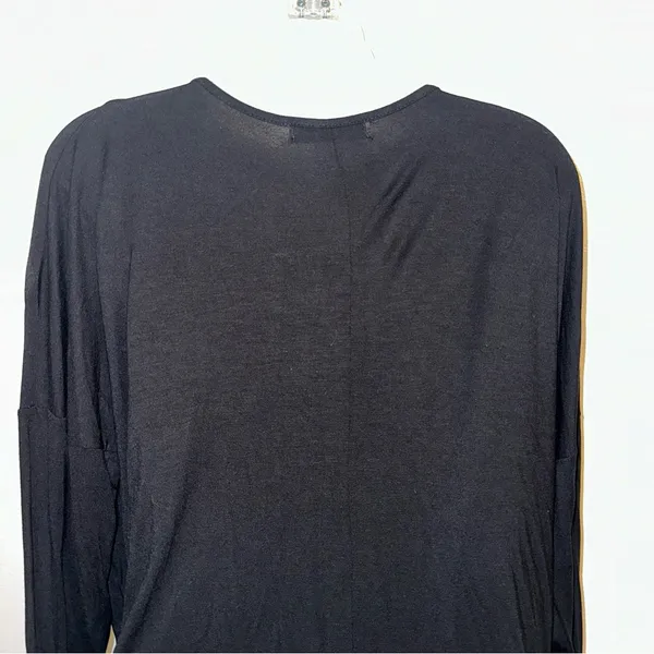 21Saints long sleeve high-low V-neck long sleeve shirt in black new size large - Image 7