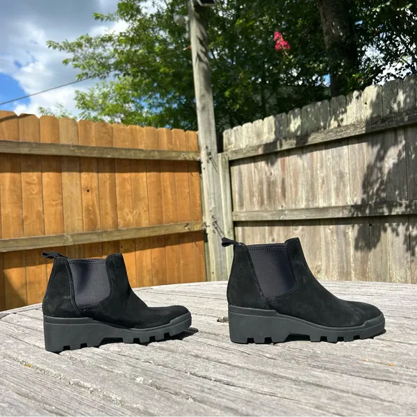 Eileen Fisher Splash Waterproof Suede Chelsea Bootie in Black,‎ size 5.5 - Image 2