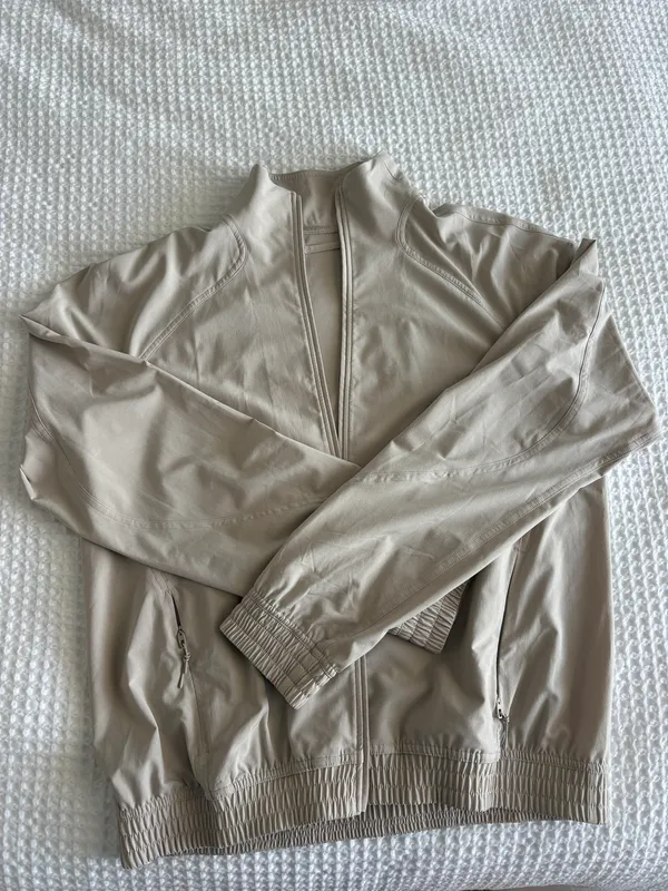 Lululemon Tan/Beige Light Jacket/Windbreaker - Image 2