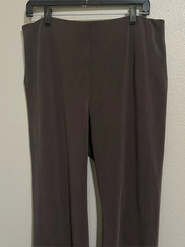 Lululemon Espresso Brown Ribbed Softstreme Athletic Flare Pants Women’s Size 14 - Image 4
