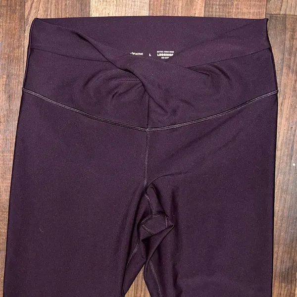 Old navy purple plum active power soft extra high-rise leggings go dry large - Image 3
