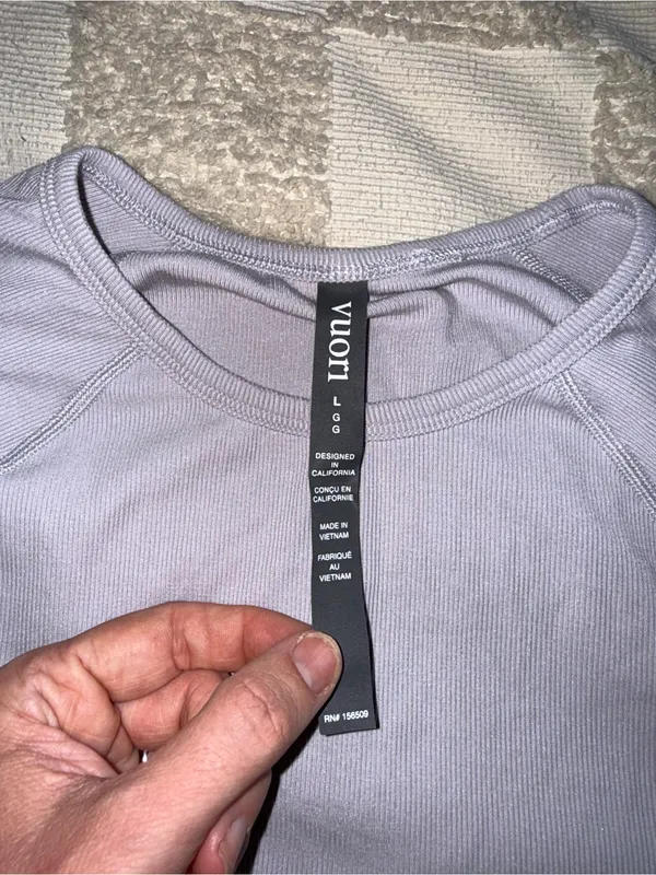 NWOT Vuori Pose‎ Crew long-sleeve top in lavender size L - Image 2