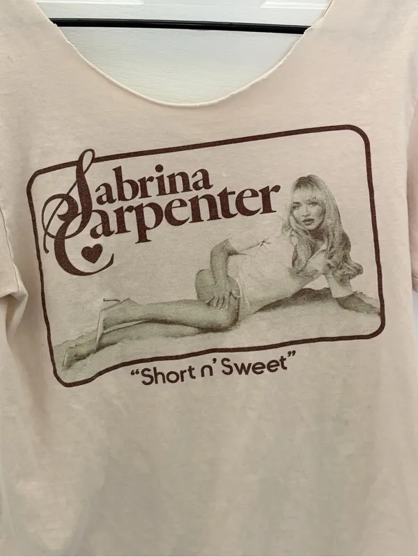 Sabrina Carpenter Classic Women's Short Sleeve Tee - Cream - Image 3