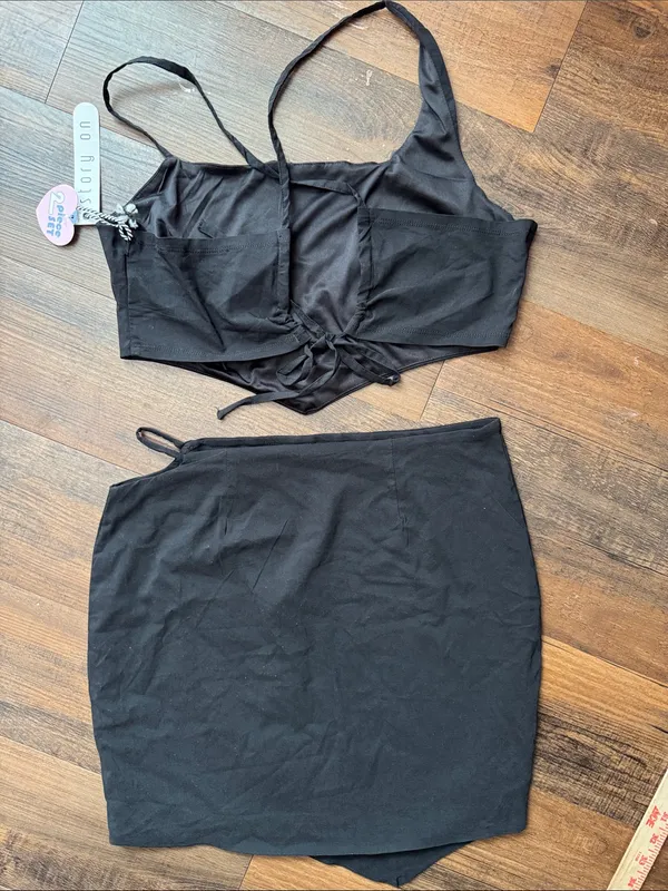 Story On 2 pieces set Black Mini Skirt — Chic Everyday Essential - Image 6