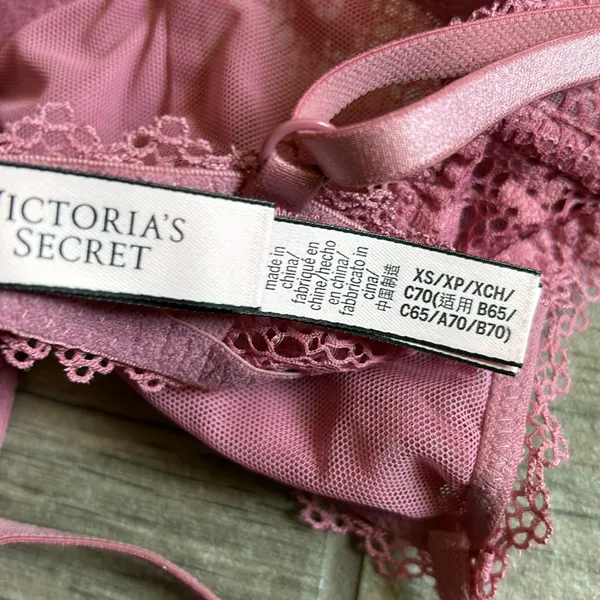 Victoria’s secret lace bralette with underwire - Image 3