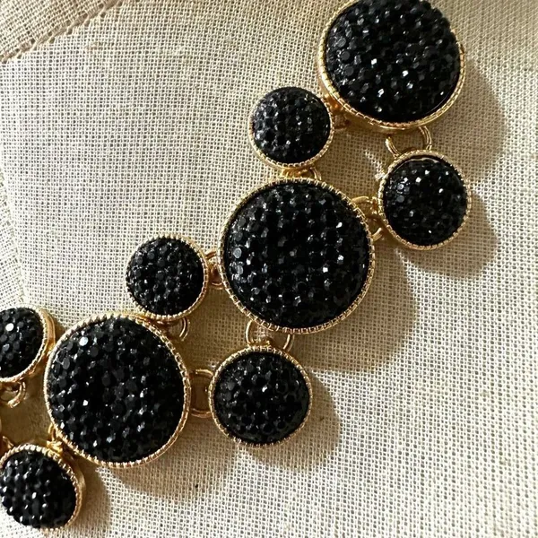Black and gold tone statement necklace - Image 3