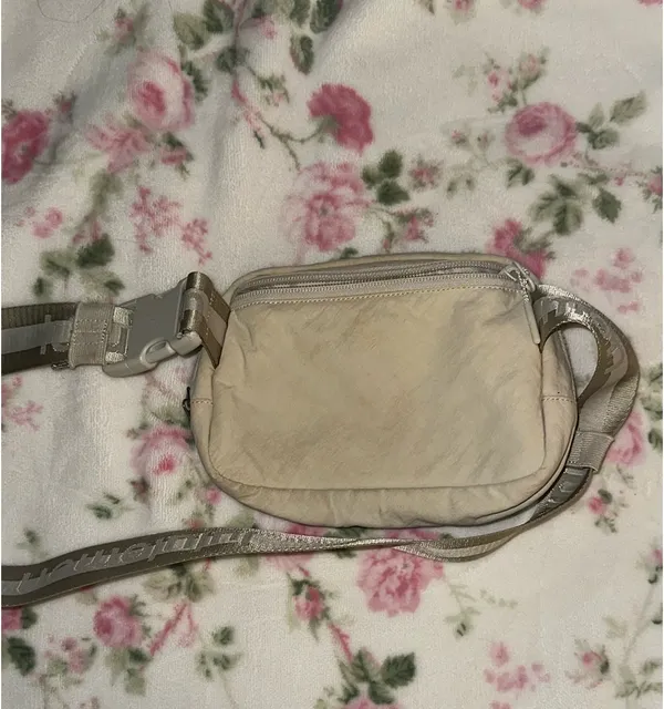Lululemon Belt Bag - Image 3