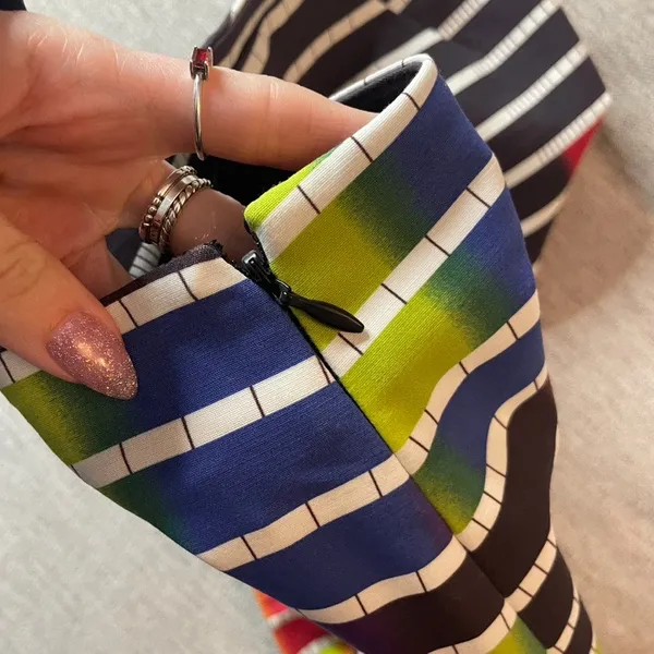Kate Spade Saturday Rainbow Stripe Mini Skirt Black‎ White Graphic Print Size 4 - Image 3