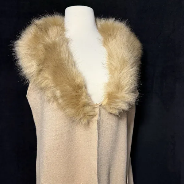Baldini Mumu Lombardi Long Cardigan in Taupe with a faux fur‎ collar. SIze L - Image 3