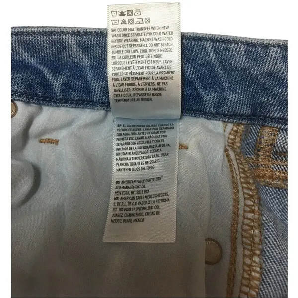 American Eagle Jeans Womens 8 Curvy Mom Jean 90s Distressed Light High Rise Blue - Image 5