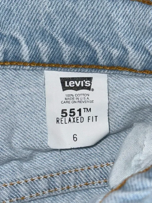 Vintage 90s Levi’s 551 Relaxed Fit Denim Mid Thigh Shorts Sz 6 / 26 USA Made EUC - Image 4