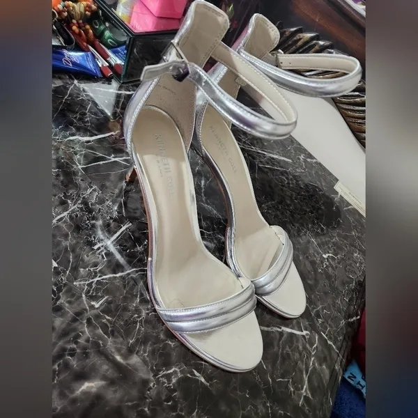 Kenneth Cole Mallory heel - Image 4