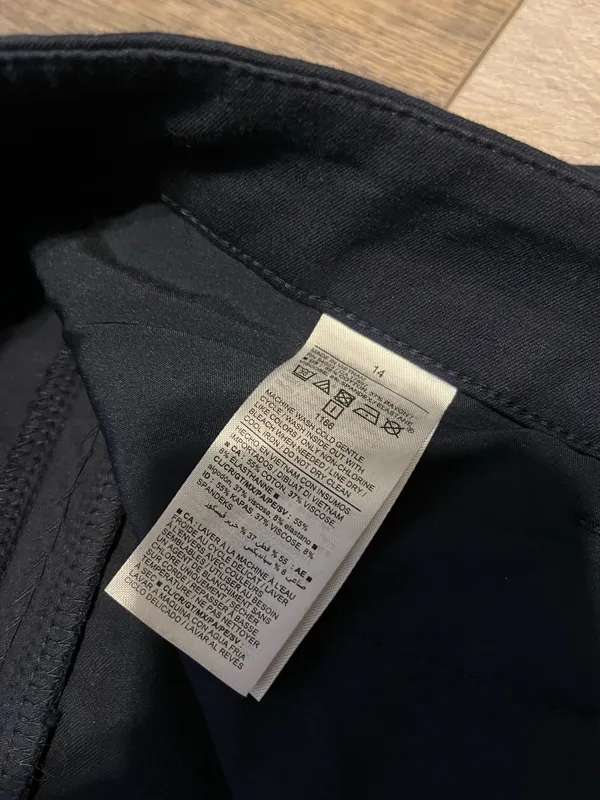 Old Navy High Rise Pixie Trouser in In The Navy - Image 8