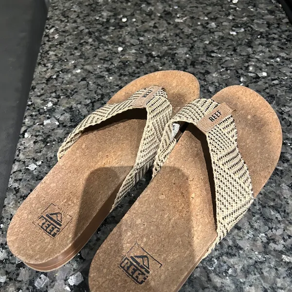 Reef Women's Beige and Brown Sandals - Image 10