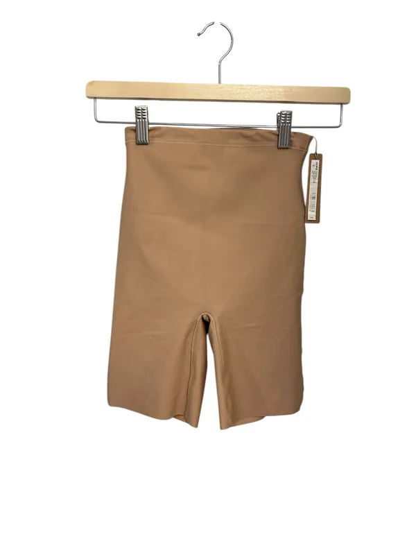 Skims Body zoned mid thigh short clay small New with Tags - Image 3